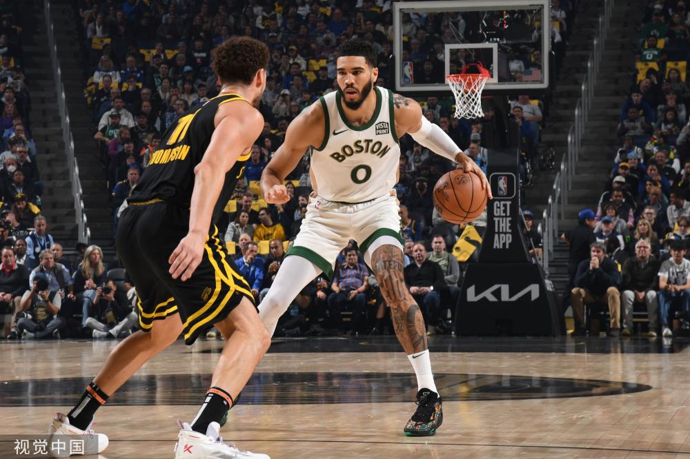 考内马尔与 考内马尔与